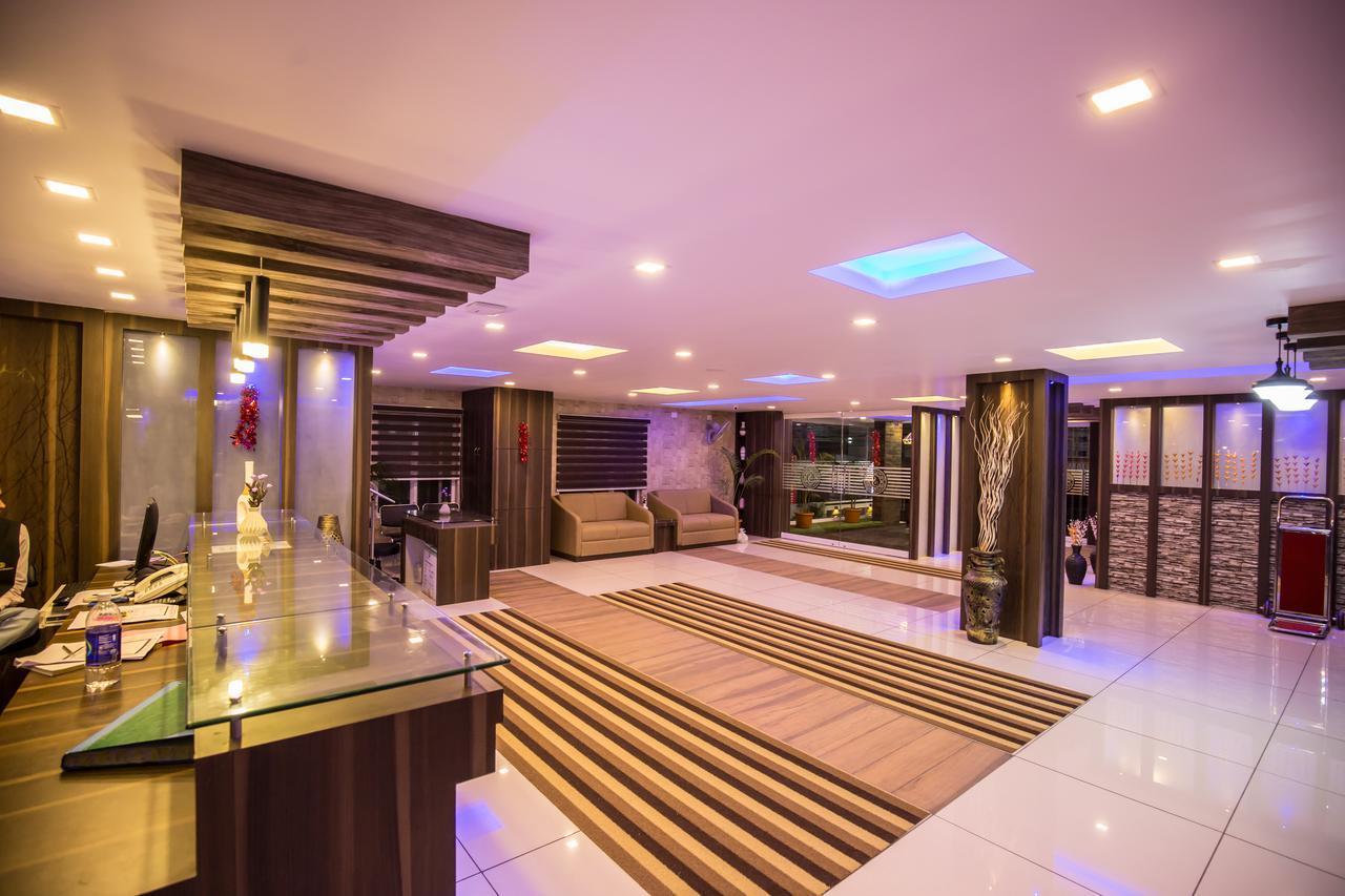 South Gate Residency Hotell Kochi Exteriör bild