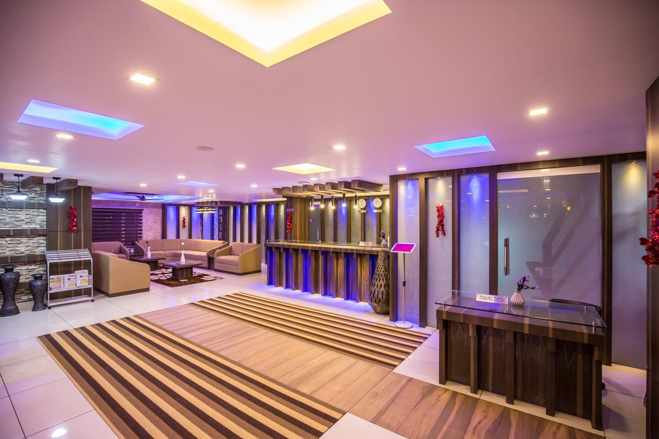 South Gate Residency Hotell Kochi Exteriör bild