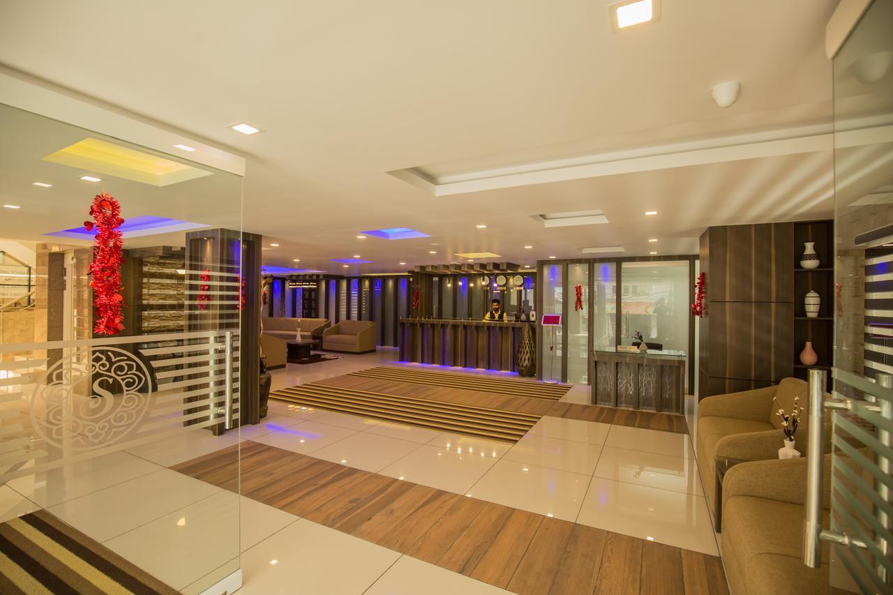 South Gate Residency Hotell Kochi Exteriör bild
